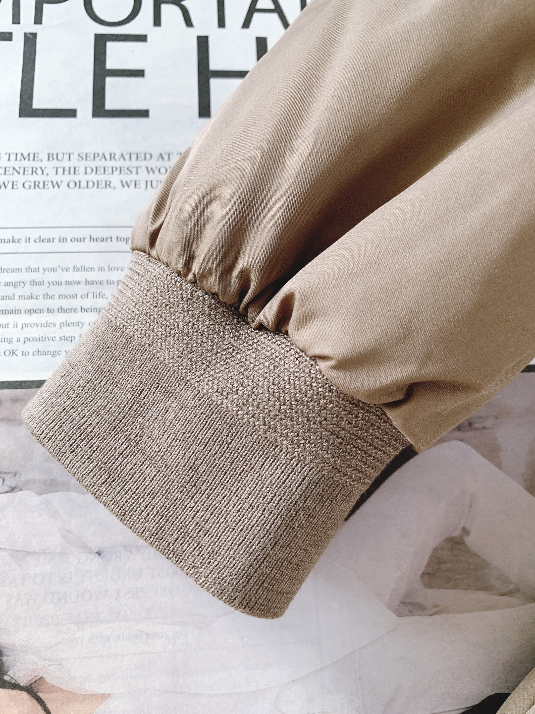 Ermenegildo Zegna 杰尼亚 2025FW秋冬新品 立领羽绒服夹克。利落挺括的立领+隐藏式