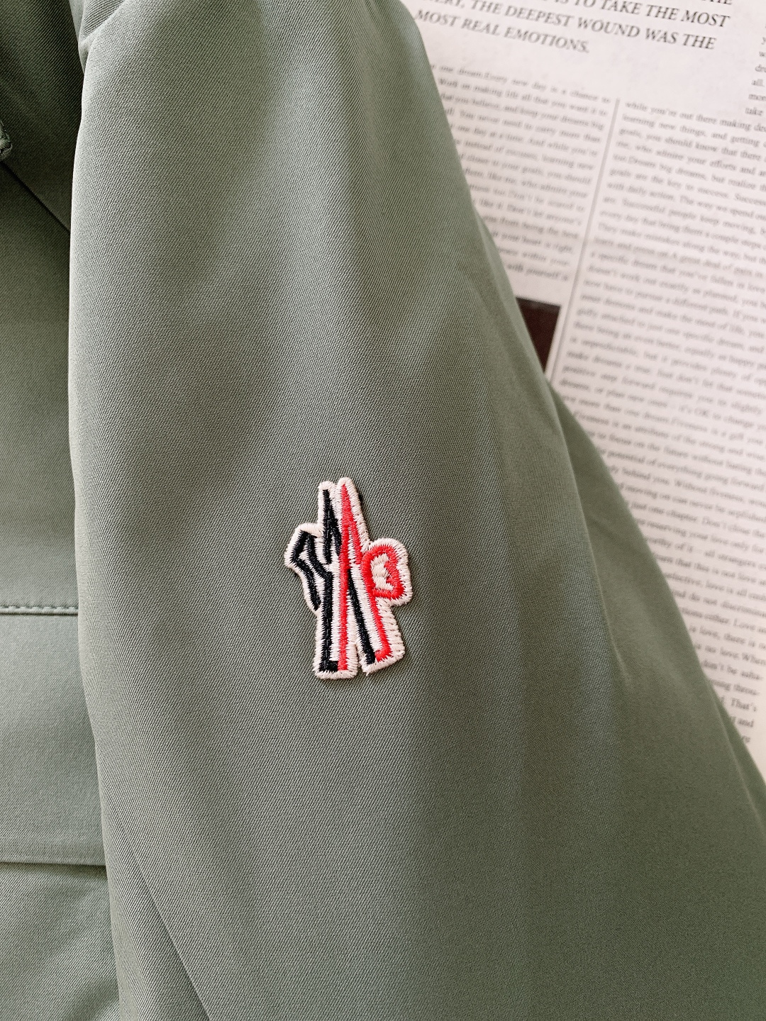 Moncler 蒙口 recco防雪崩搜救系列户外功能性羽绒服，贸易公司渠道货，殿堂级真品，业界罕见神品