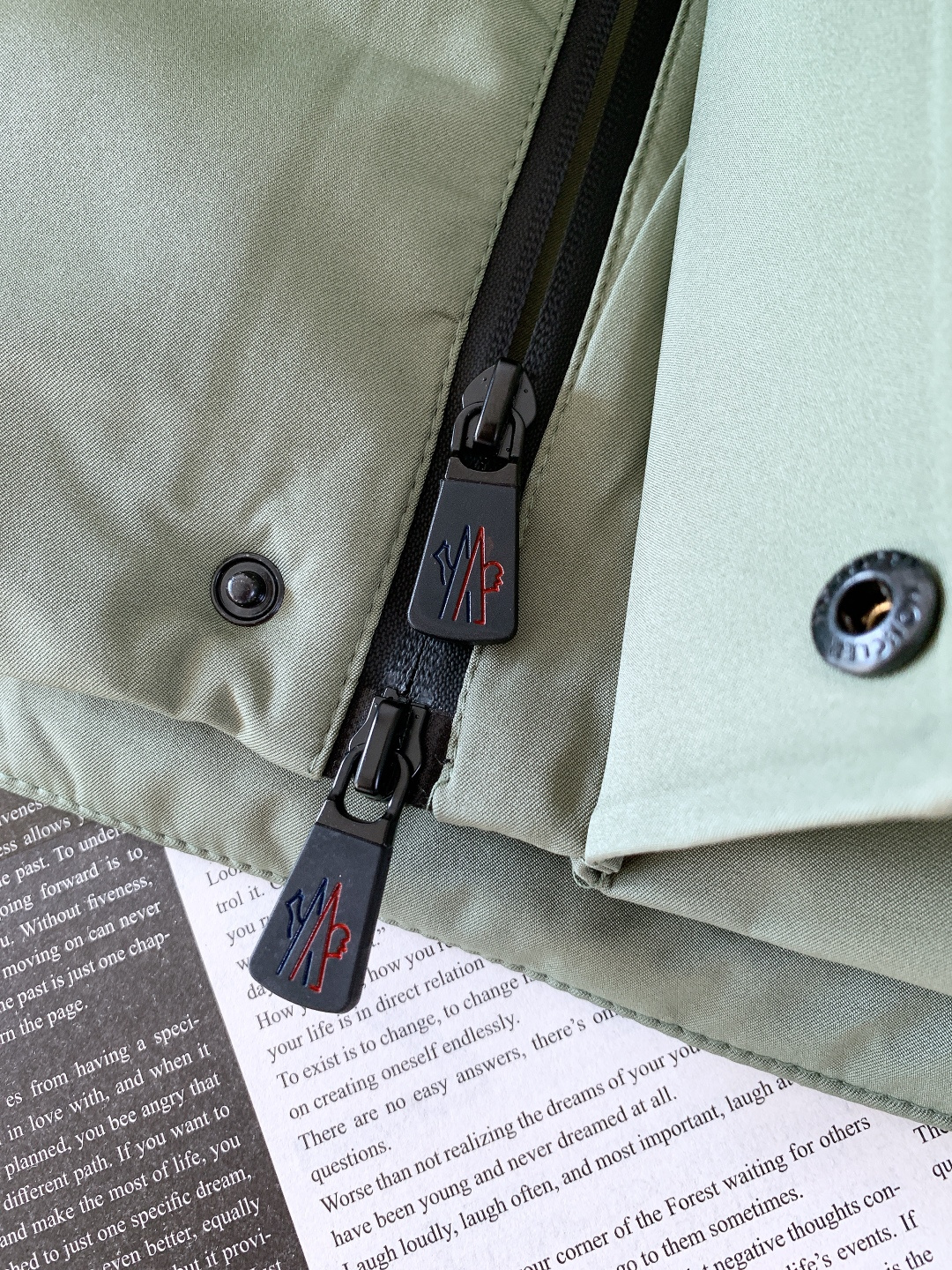 Moncler 蒙口 recco防雪崩搜救系列户外功能性羽绒服，贸易公司渠道货，殿堂级真品，业界罕见神品