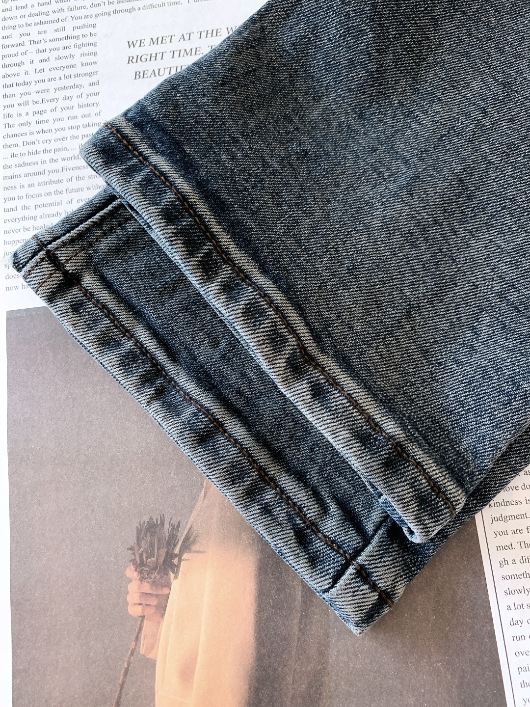 Dior Homme 迪奥·桀傲 2025FW秋冬新品 高级时装感 进口牛仔面料 , 洗水牛仔裤。面料很