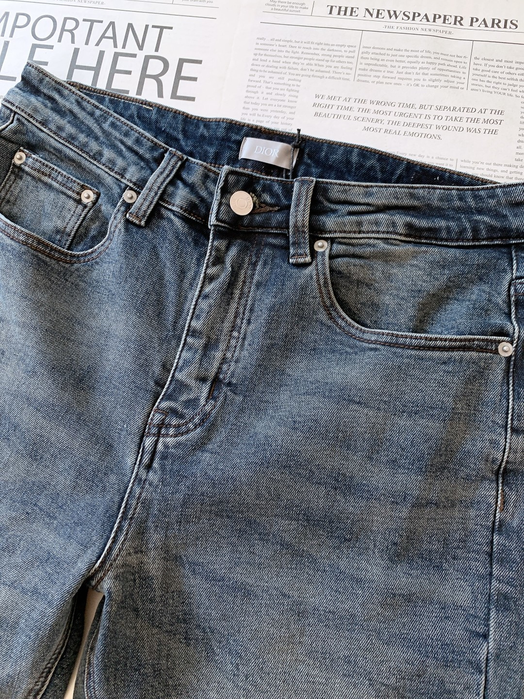 Dior Homme 迪奥·桀傲 2025FW秋冬新品 高级时装感 进口牛仔面料 , 洗水牛仔裤。面料很