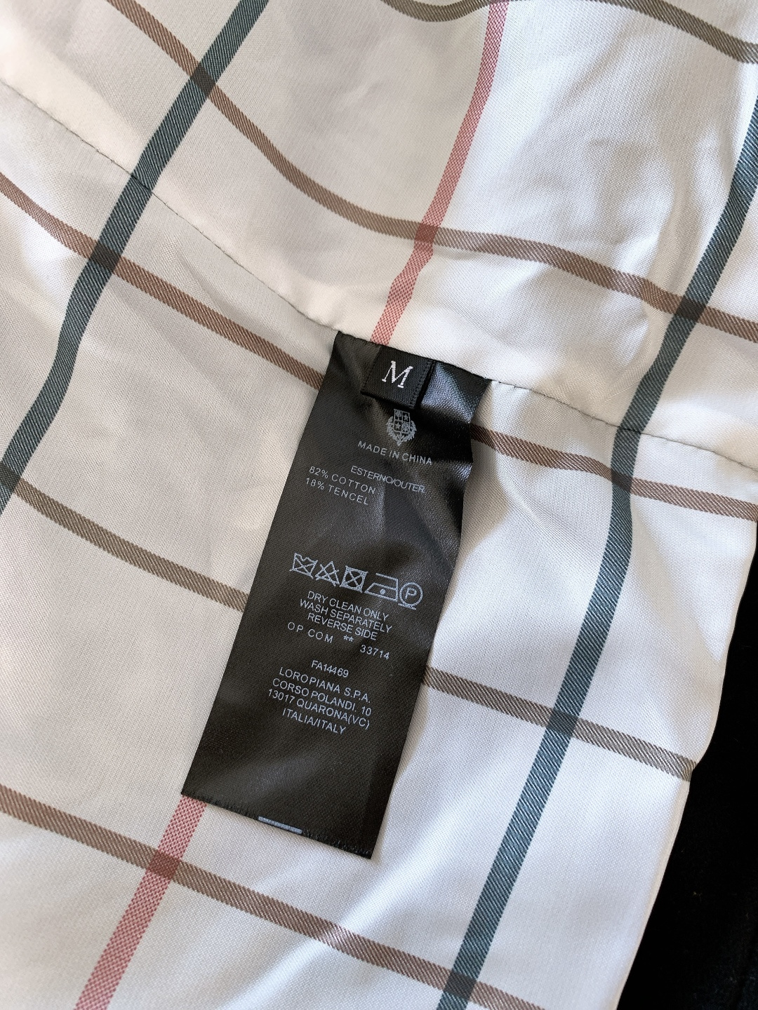 LoroPiana L.P FW秋冬新品lP🆕质感夹克，把“低调奢华”穿在身上。• 面料触感：82%棉+