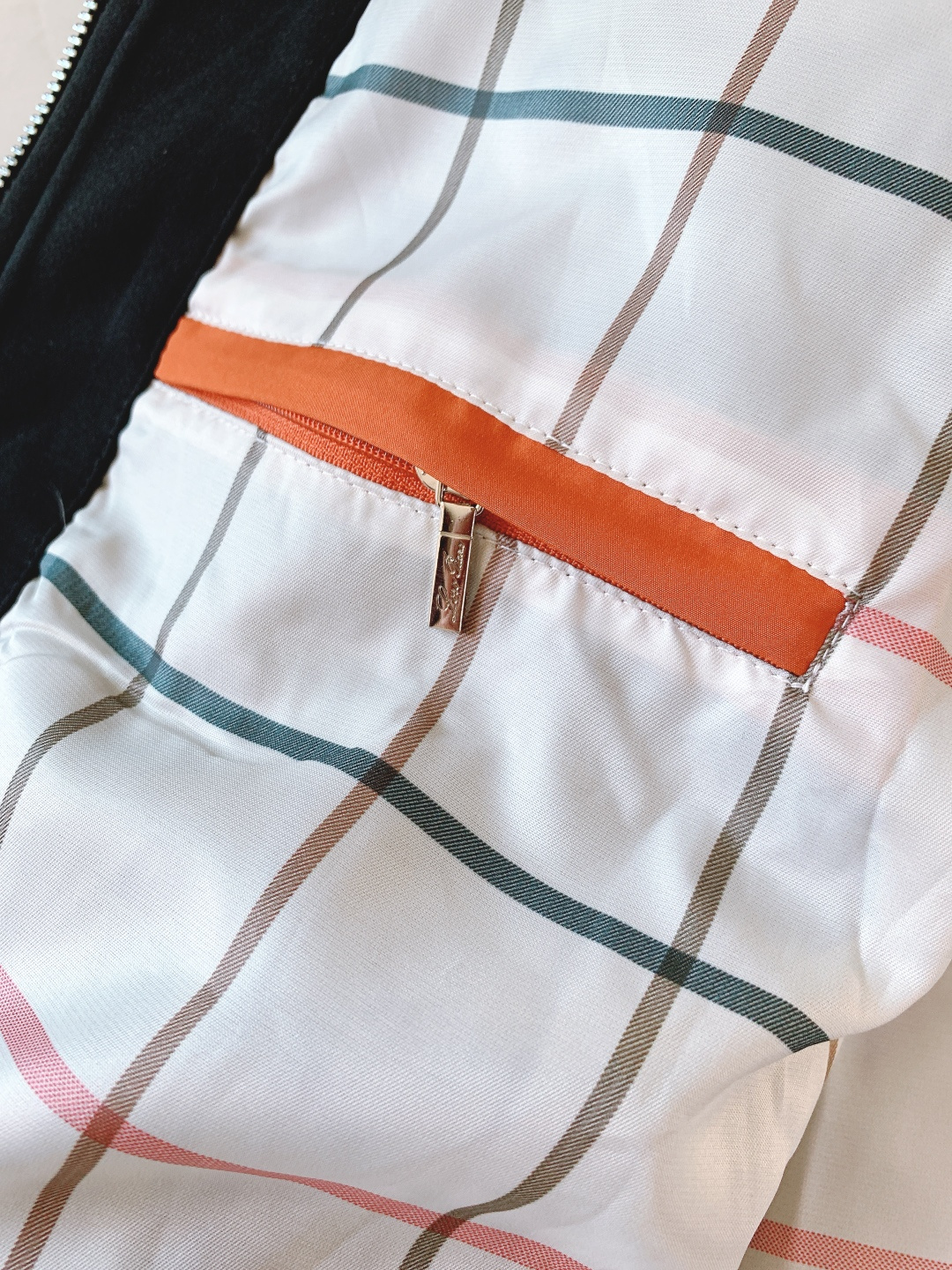 LoroPiana L.P FW秋冬新品lP🆕质感夹克，把“低调奢华”穿在身上。• 面料触感：82%棉+