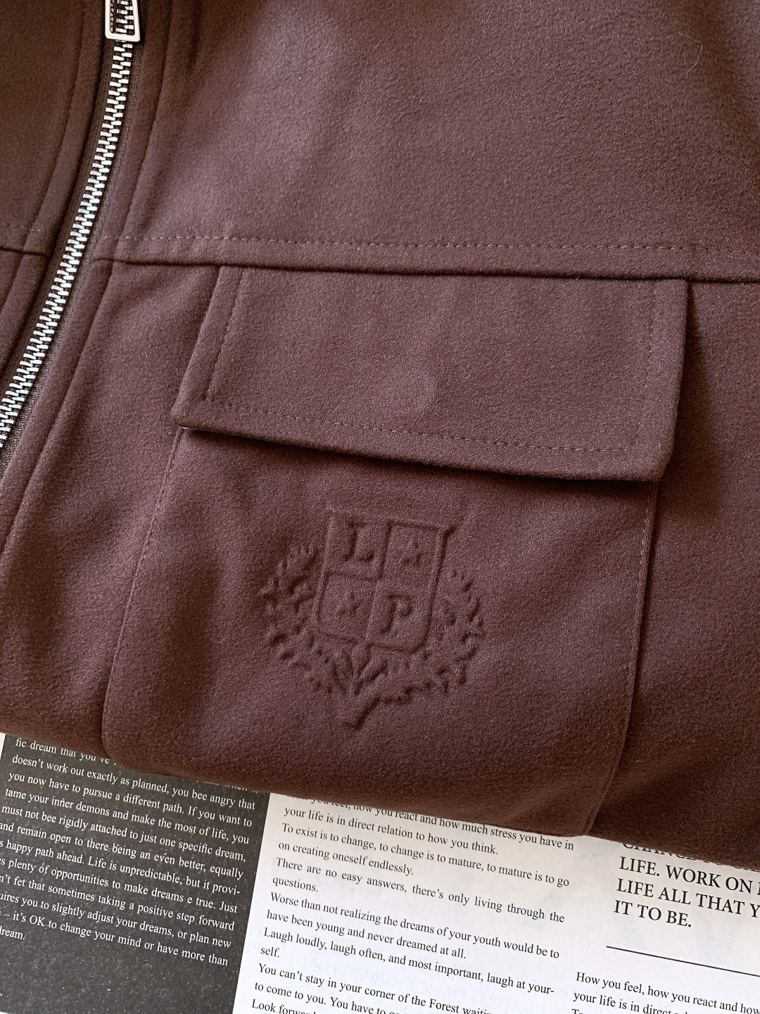 LoroPiana L.P FW秋冬新品lP🆕质感夹克，把“低调奢华”穿在身上。• 面料触感：82%棉+