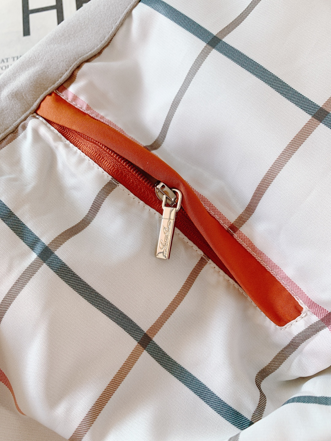 LoroPiana L.P FW秋冬新品lP🆕质感夹克，把“低调奢华”穿在身上。• 面料触感：82%棉+