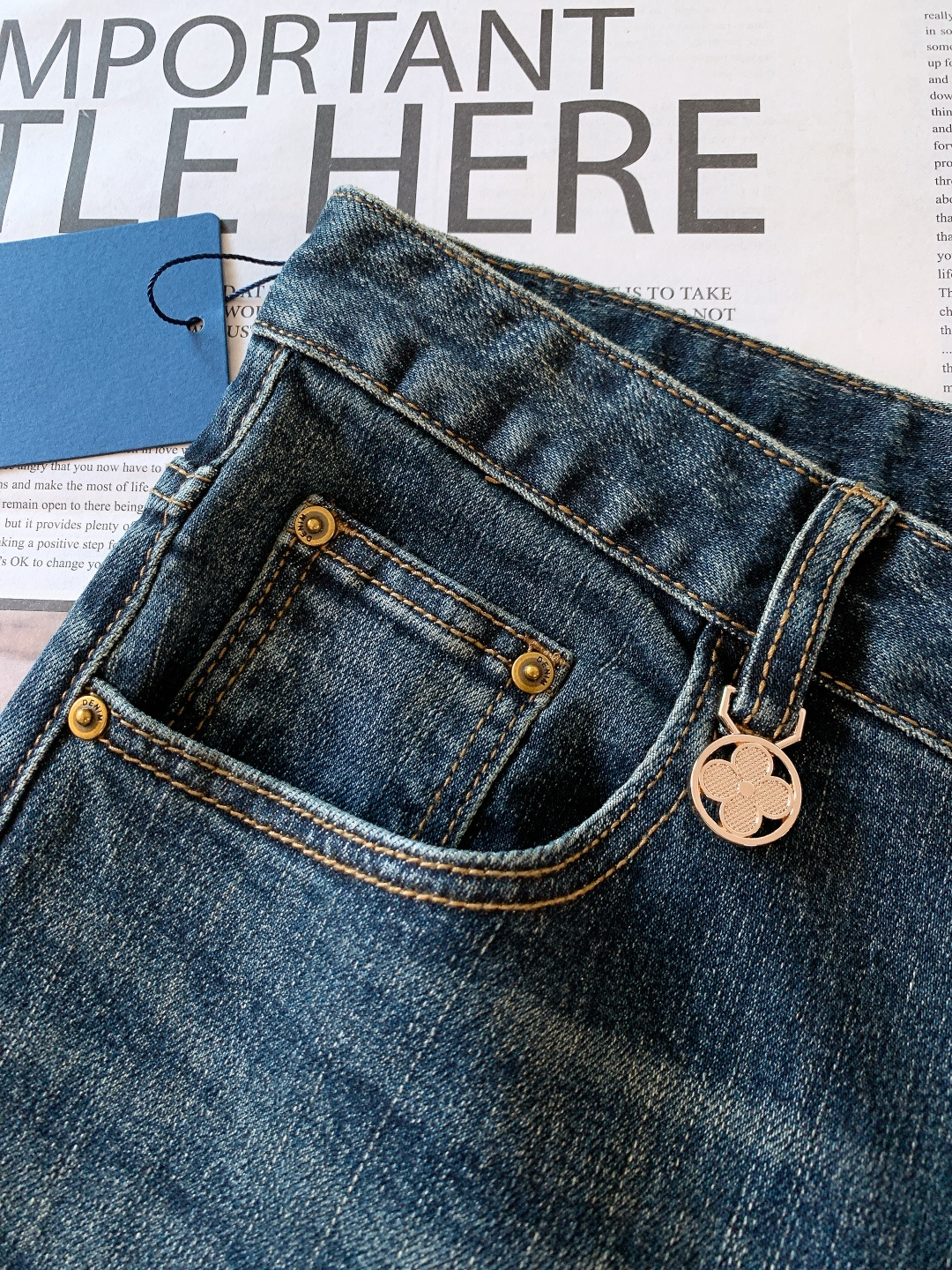 LouisVuitton 路易威登 2025FW秋冬新品 高级时装感 进口牛仔面料 , 洗水牛仔裤。面料