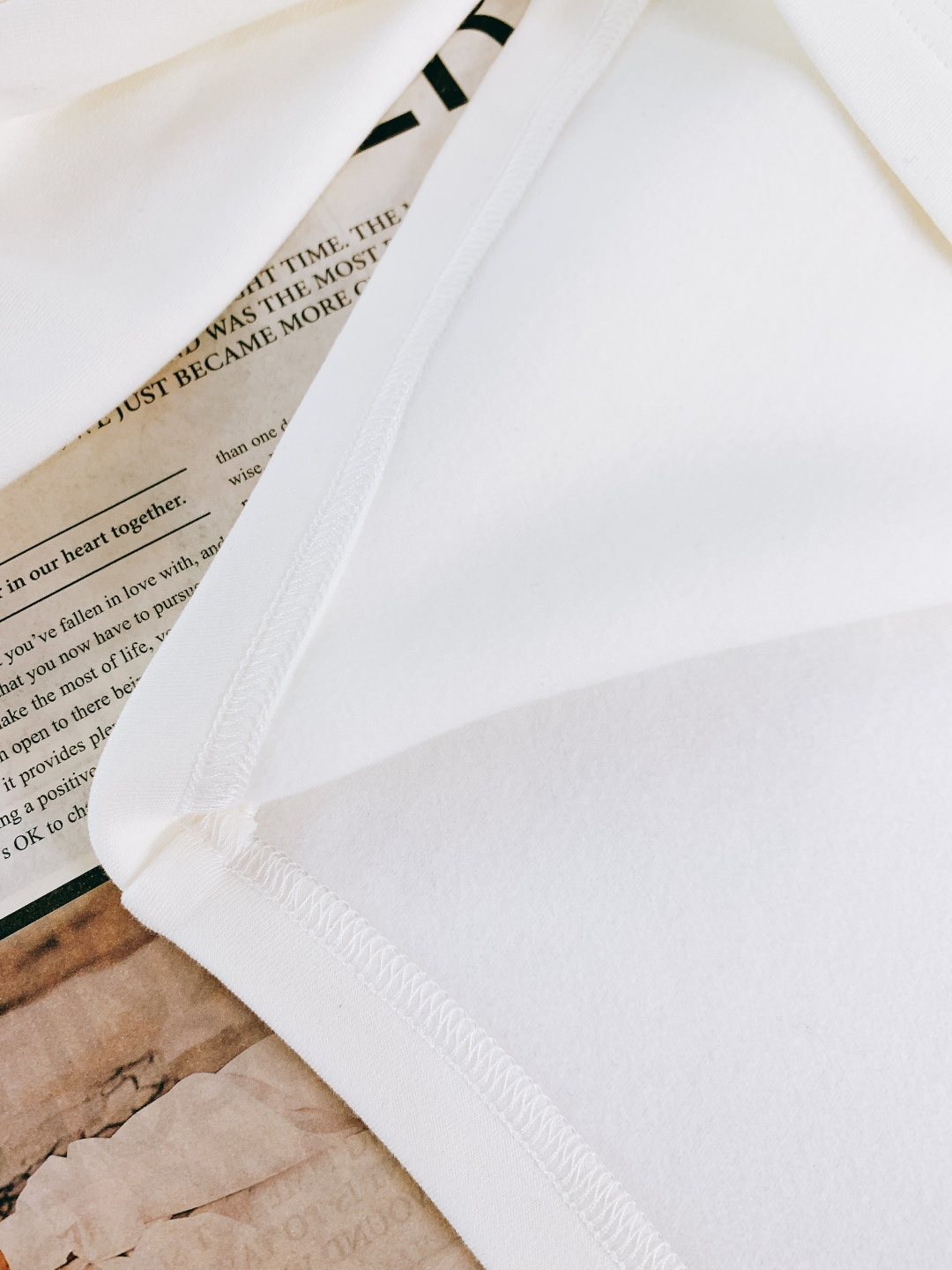 Gucci 古驰 2025FW秋冬新品 双标撞色打底卫衣。胸前标识字母+GG标识，用红绿撞色勾勒出品牌标