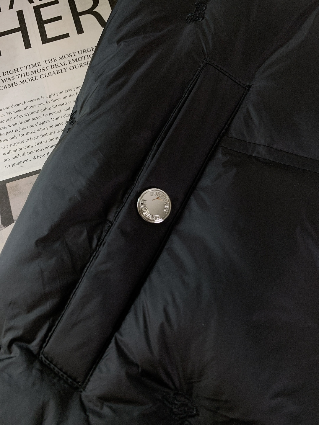 Burberry 巴宝莉 2025FW秋冬新品 菱格羽绒夹克。全身立体菱格压纹，让90绒填充更均匀蓬松，