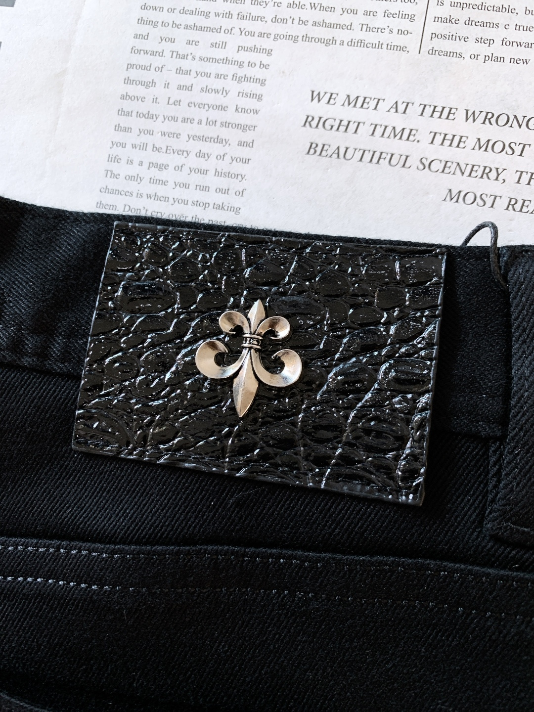 Chrome Hearts 克罗心 2025FW早秋新品 纯黑牛仔面料，软而有型，不是硬邦邦的束缚感，贴