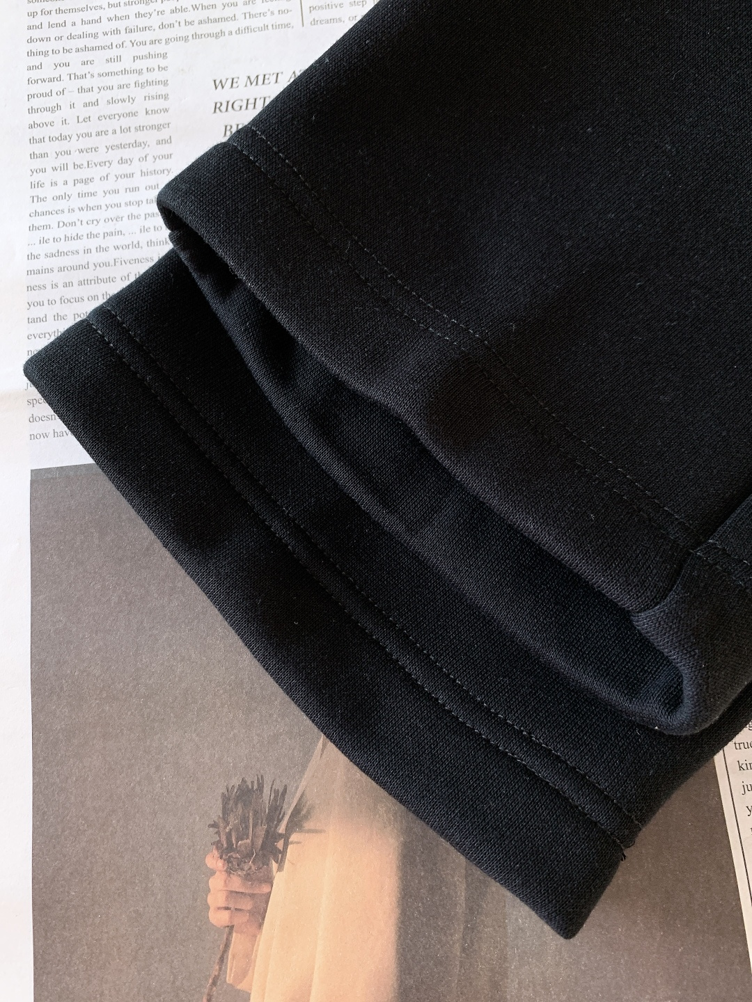 LoroPiana L.P FW秋冬新品暖绒休闲裤。内里是软乎乎的羊羔绒，贴肤像裹了团云☁️ 外层是细腻