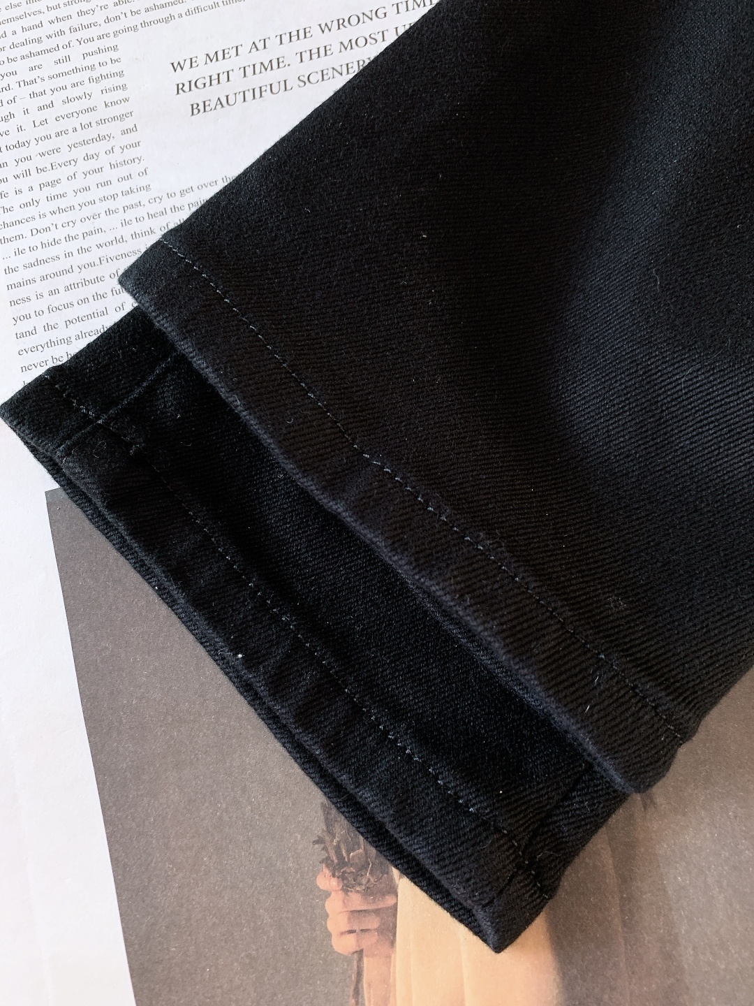 Chrome Hearts 克罗心 2025FW早秋新品 纯黑牛仔面料，软而有型，不是硬邦邦的束缚感，贴