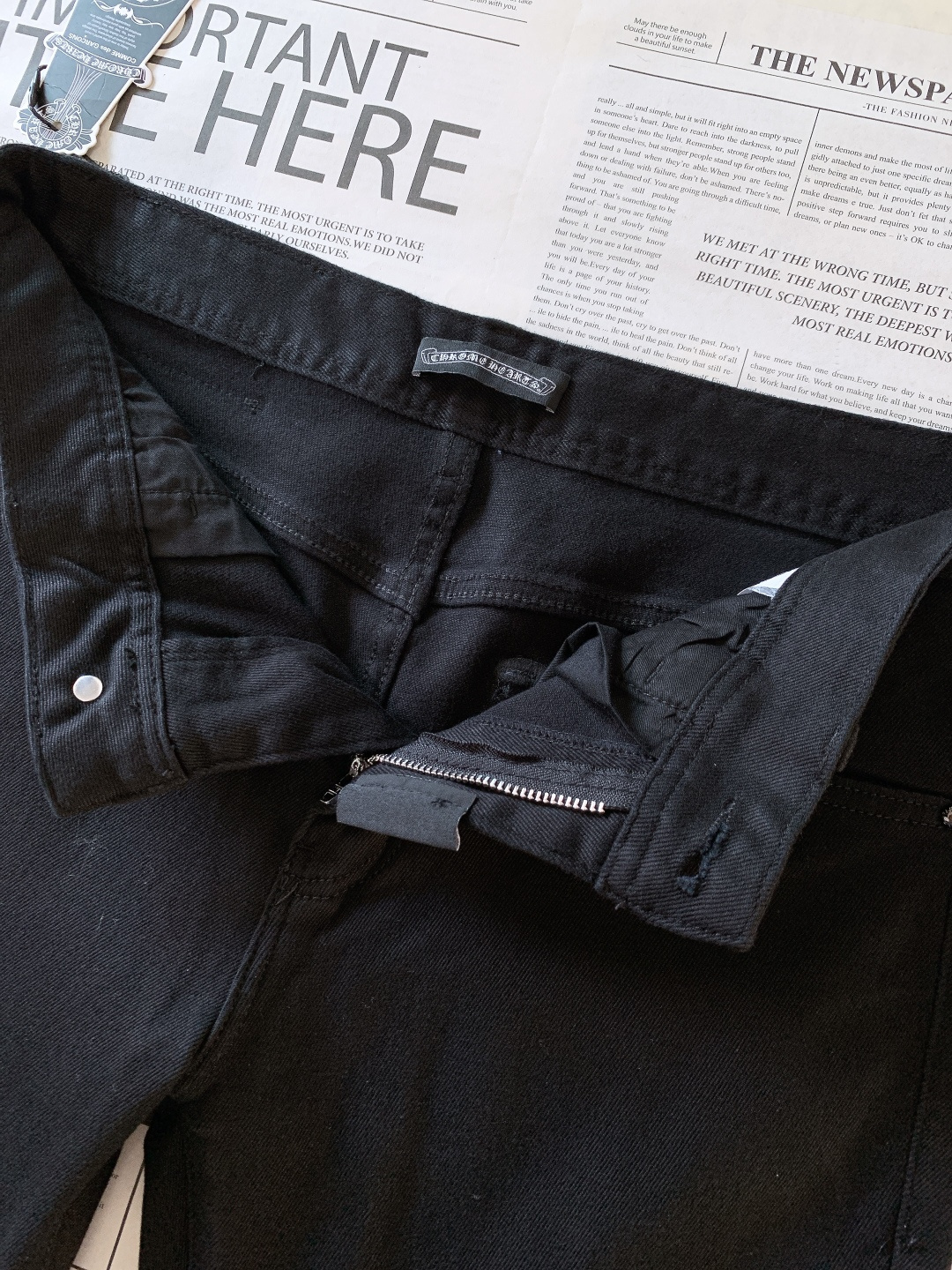 Chrome Hearts 克罗心 2025FW早秋新品 纯黑牛仔面料，软而有型，不是硬邦邦的束缚感，贴