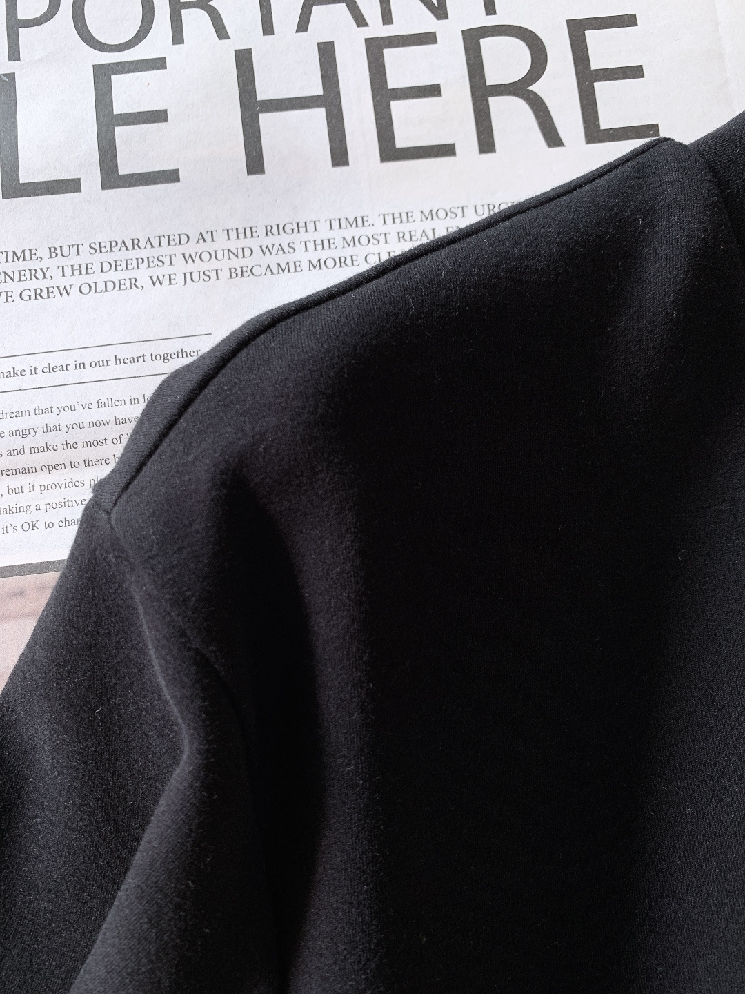 Dior Homme 迪奥·桀傲 2025FW秋冬新品 基础款短袖。经典黑白两色，圆领+极简版型，不挑身