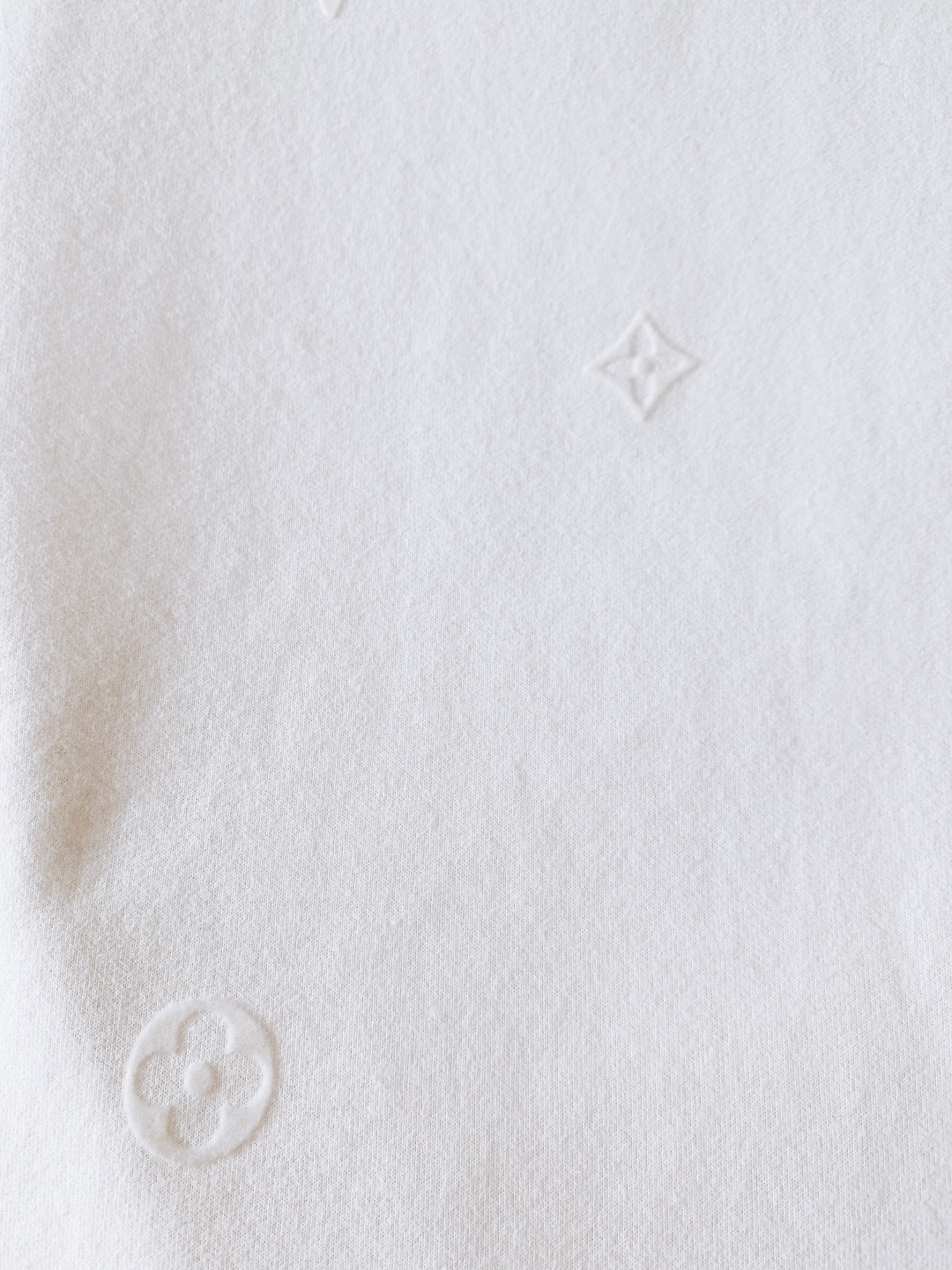 LouisVuitton 路易威登 2025FW秋冬新品 加厚打底T恤。加厚软棉面料，贴肤像裹了层暖云，