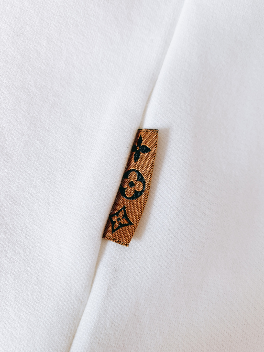 LouisVuitton 路易威登 2025FW秋冬新品 加厚打底T恤。加厚软棉面料，贴肤像裹了层暖云，