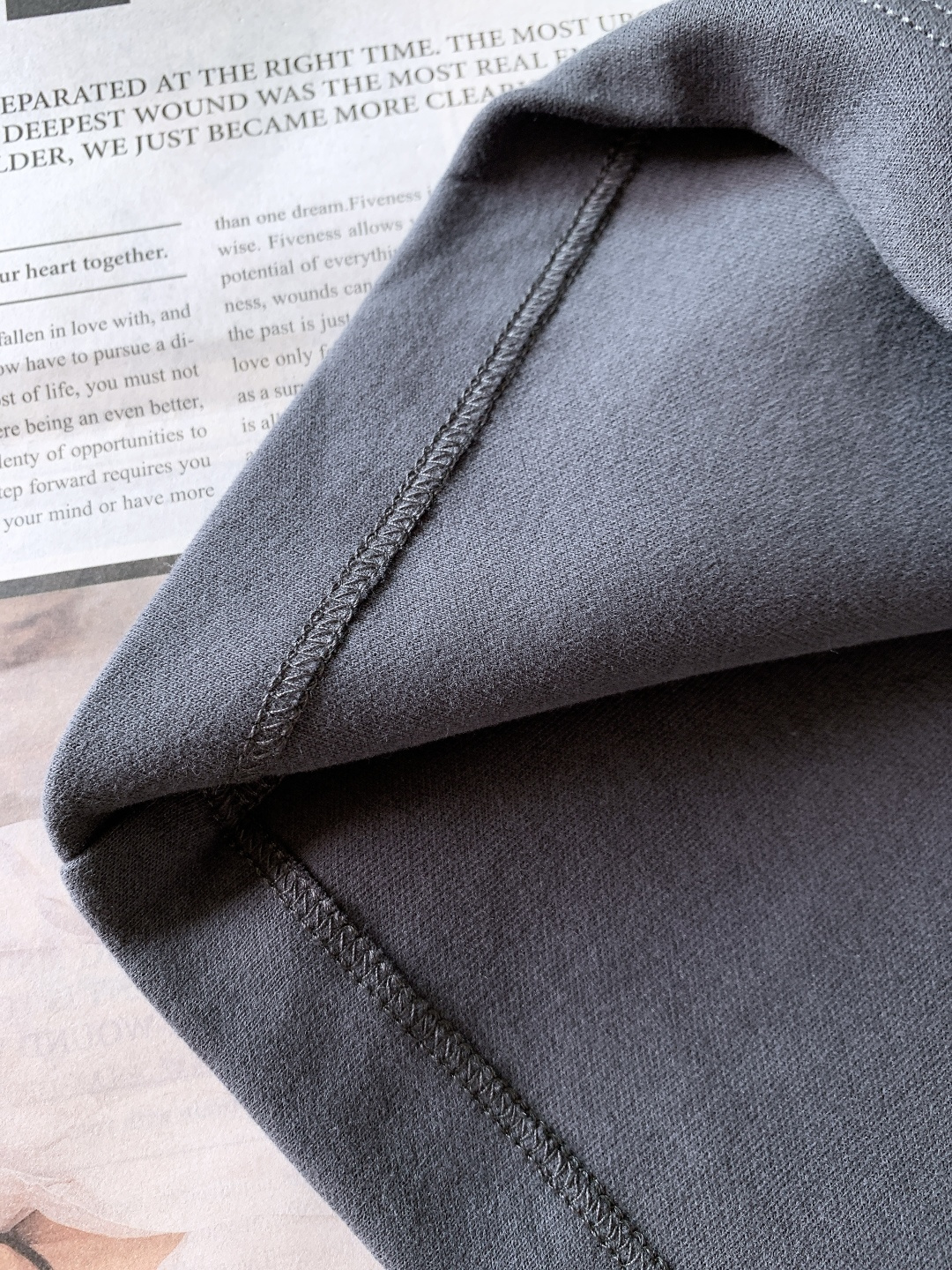 LouisVuitton 路易威登 2025FW秋冬新品 加厚打底T恤。加厚软棉面料，贴肤像裹了层暖云，