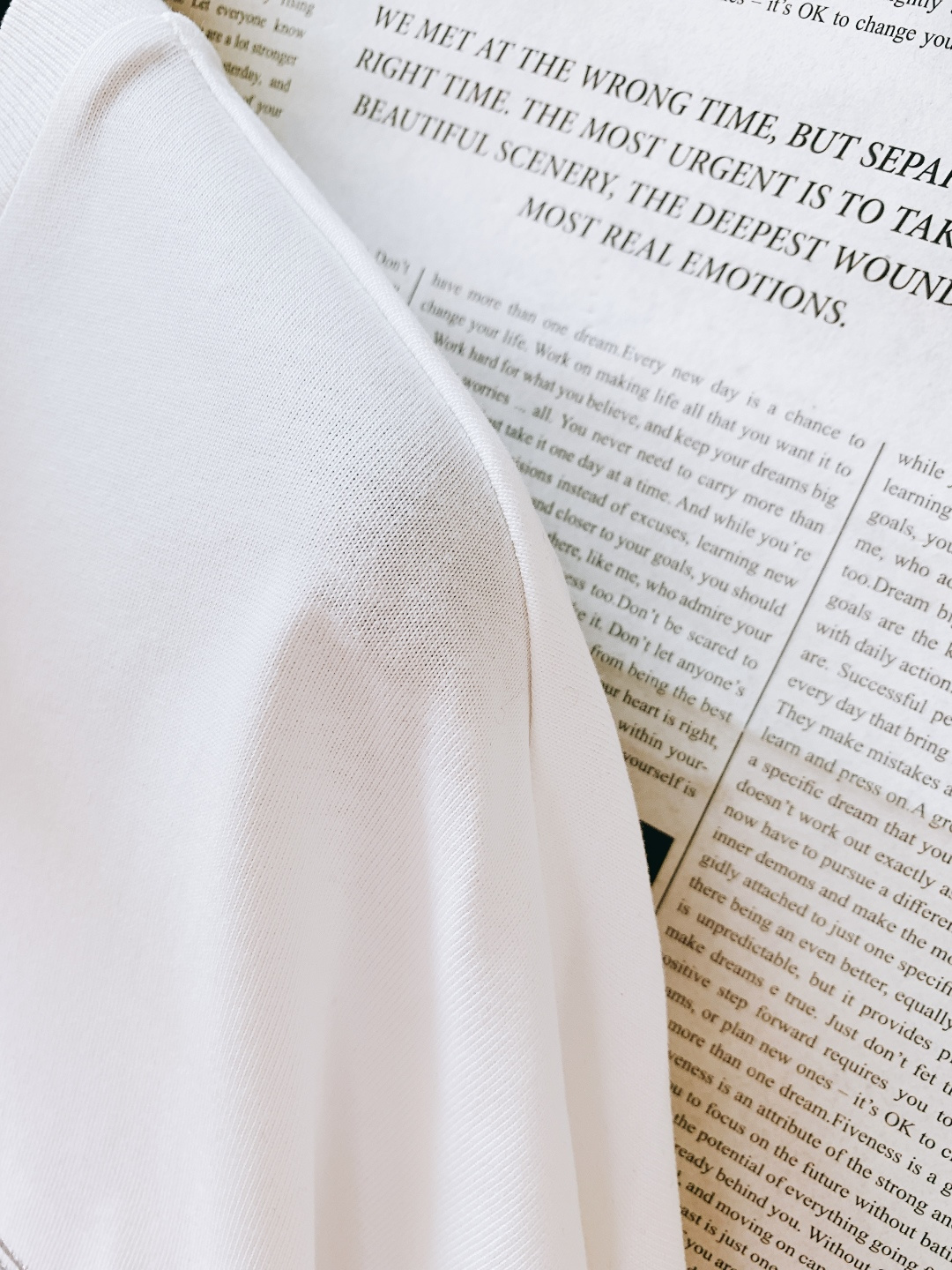 Hale Boss 2025FW秋冬新品 刺绣打底短袖。黑白两色+oversize版型，不挑身材还能藏肉