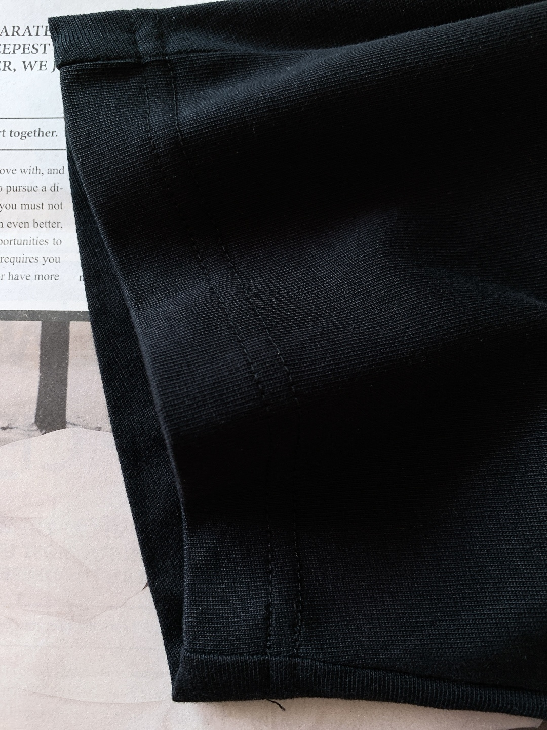 Hale Boss 2025FW秋冬新品 刺绣打底短袖。黑白两色+oversize版型，不挑身材还能藏肉