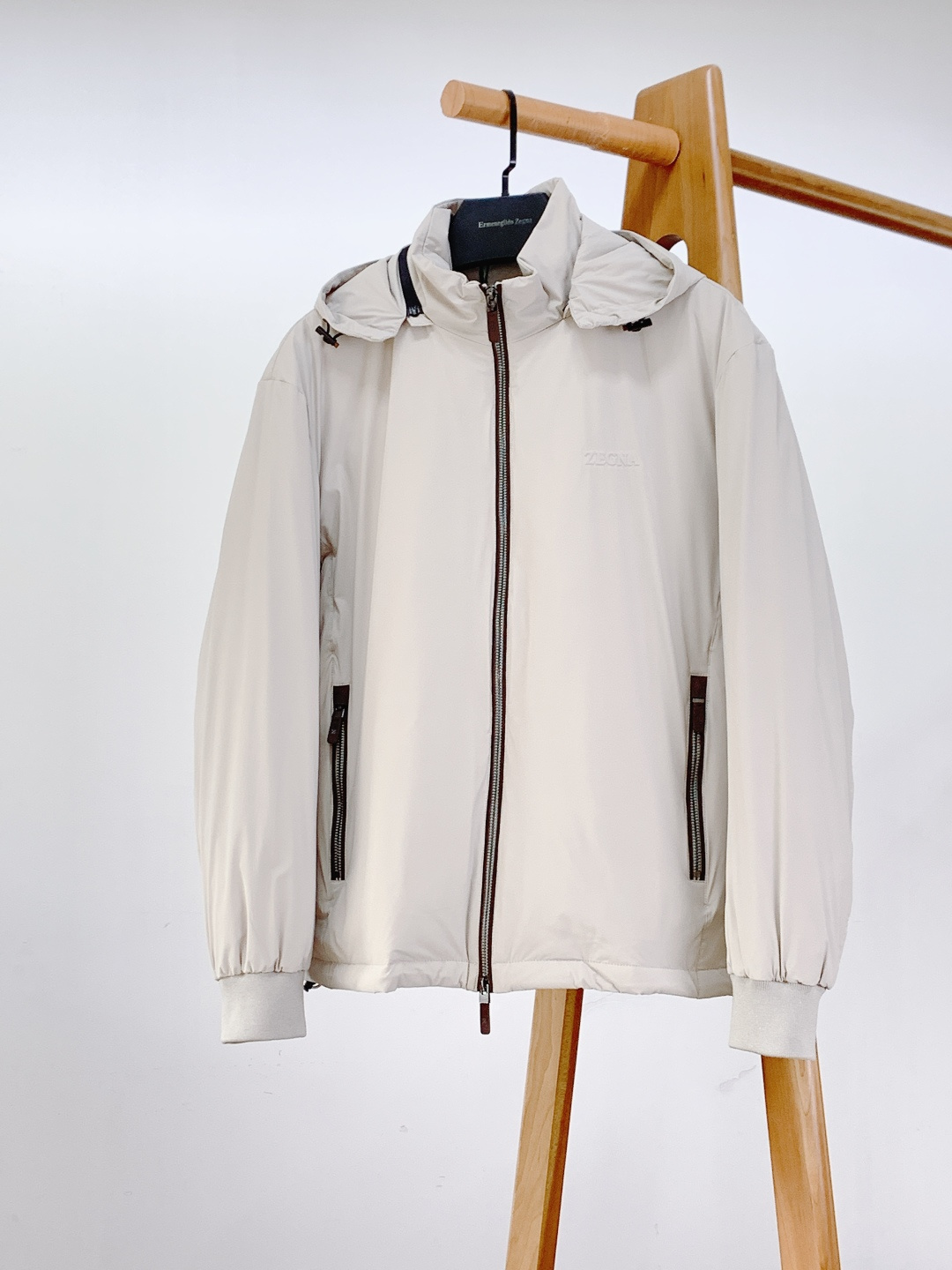 Ermenegildo Zegna 杰尼亚 2025FW秋冬新品 轻薄款羽绒服，冬日质感之选。内里填充9