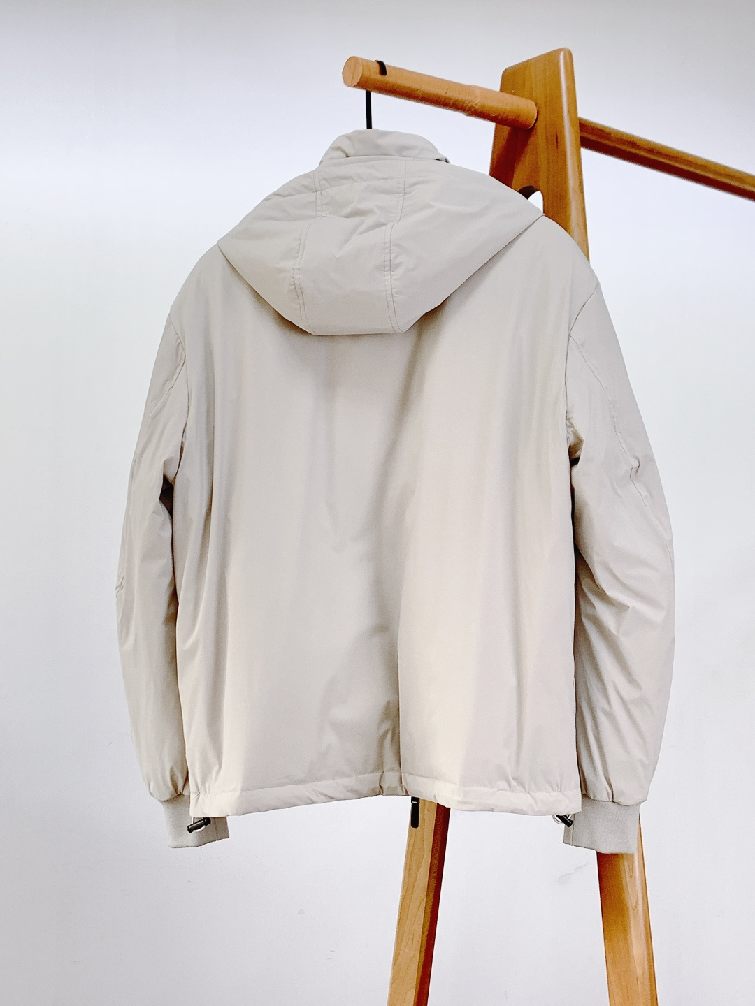 Ermenegildo Zegna 杰尼亚 2025FW秋冬新品 轻薄款羽绒服，冬日质感之选。内里填充9