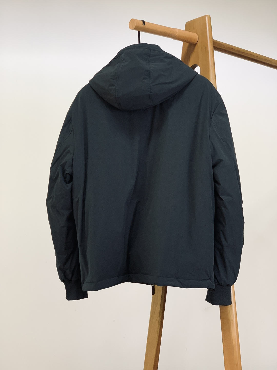 Ermenegildo Zegna 杰尼亚 2025FW秋冬新品 轻薄款羽绒服，冬日质感之选。内里填充9