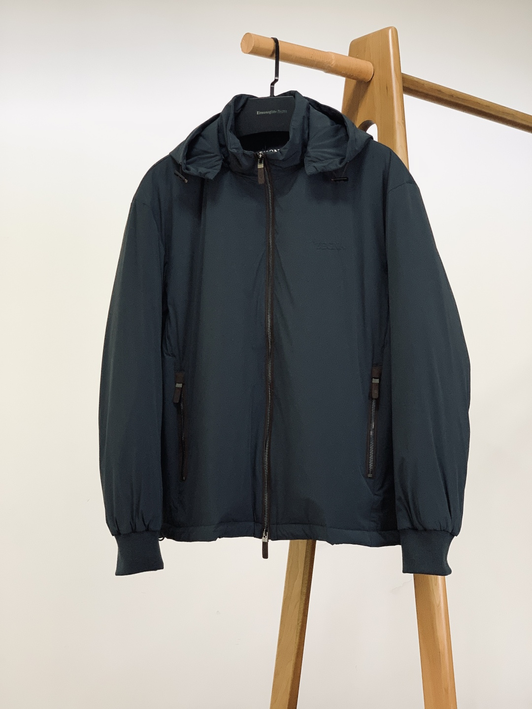 Ermenegildo Zegna 杰尼亚 2025FW秋冬新品 轻薄款羽绒服，冬日质感之选。内里填充9