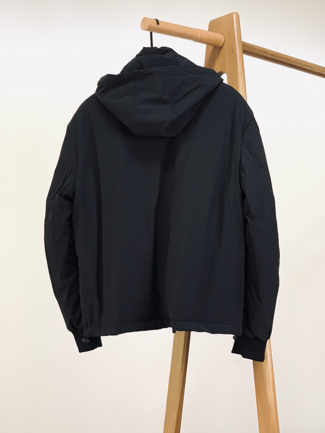 Ermenegildo Zegna 杰尼亚 2025FW秋冬新品 轻薄款羽绒服，冬日质感之选。内里填充9