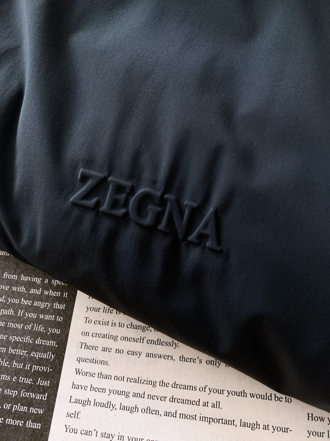 Ermenegildo Zegna 杰尼亚 2025FW秋冬新品 轻薄款羽绒服，冬日质感之选。内里填充9