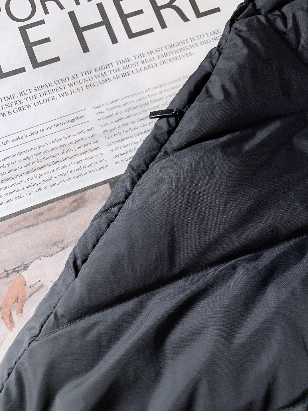 Fendi 芬迪 2025FW秋冬新品 双面穿夹克羽绒服，把两面风格与奢级保暖融于一身。面料与保暖：• 