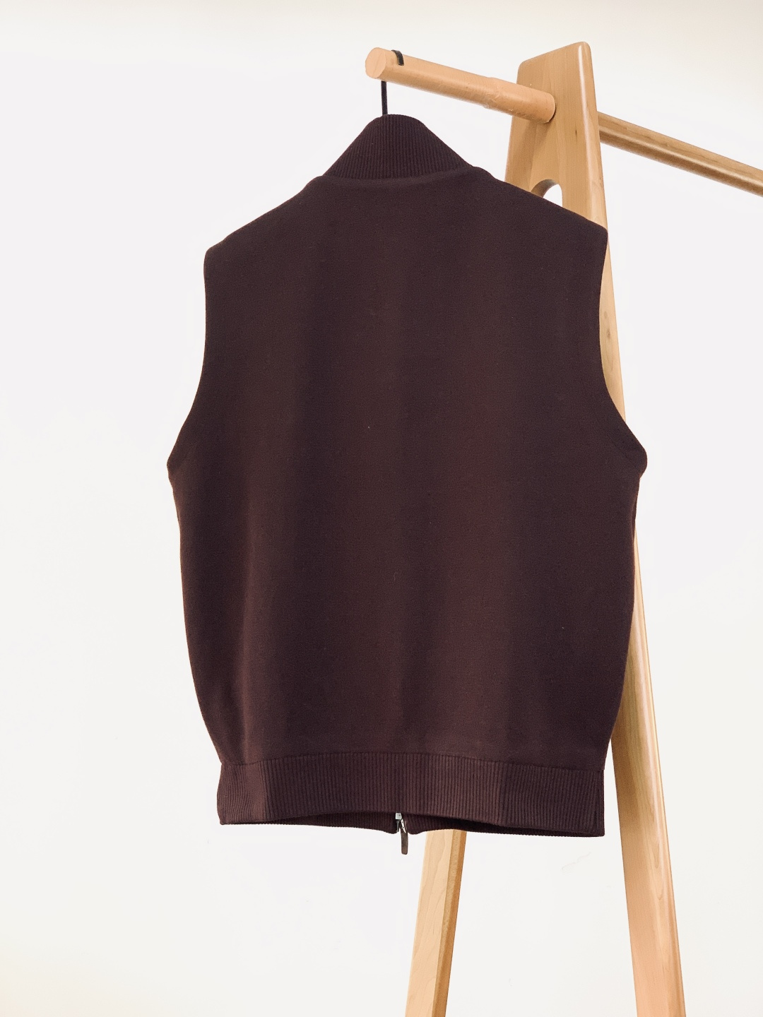 Ermenegildo Zegna 杰尼亚 2025FW秋冬新品休闲羽绒马甲，秋冬叠穿的“隐形王者”。•