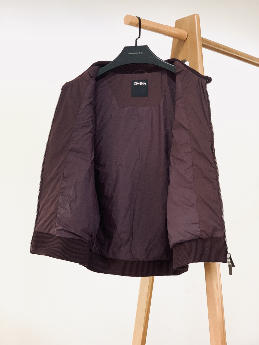 Ermenegildo Zegna 杰尼亚 2025FW秋冬新品休闲羽绒马甲，秋冬叠穿的“隐形王者”。•