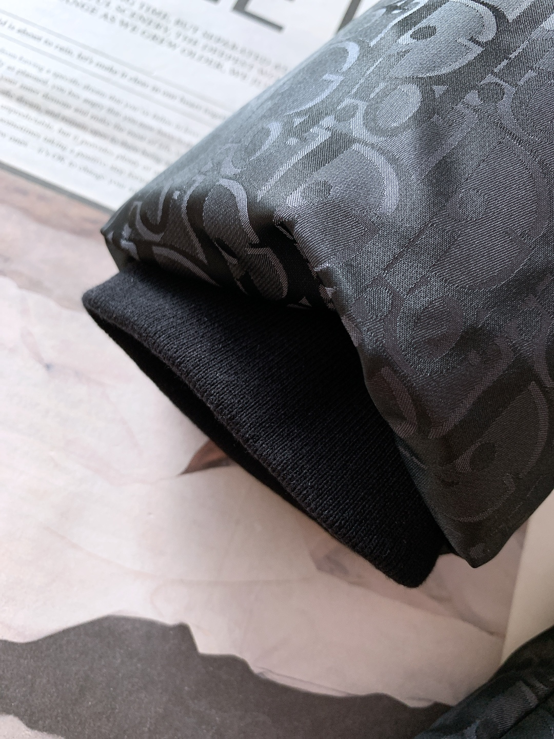 Dior Homme 迪奥·桀傲 2025FW秋冬新品 Oblique 连帽羽绒服。颜值与保暖双顶配，通