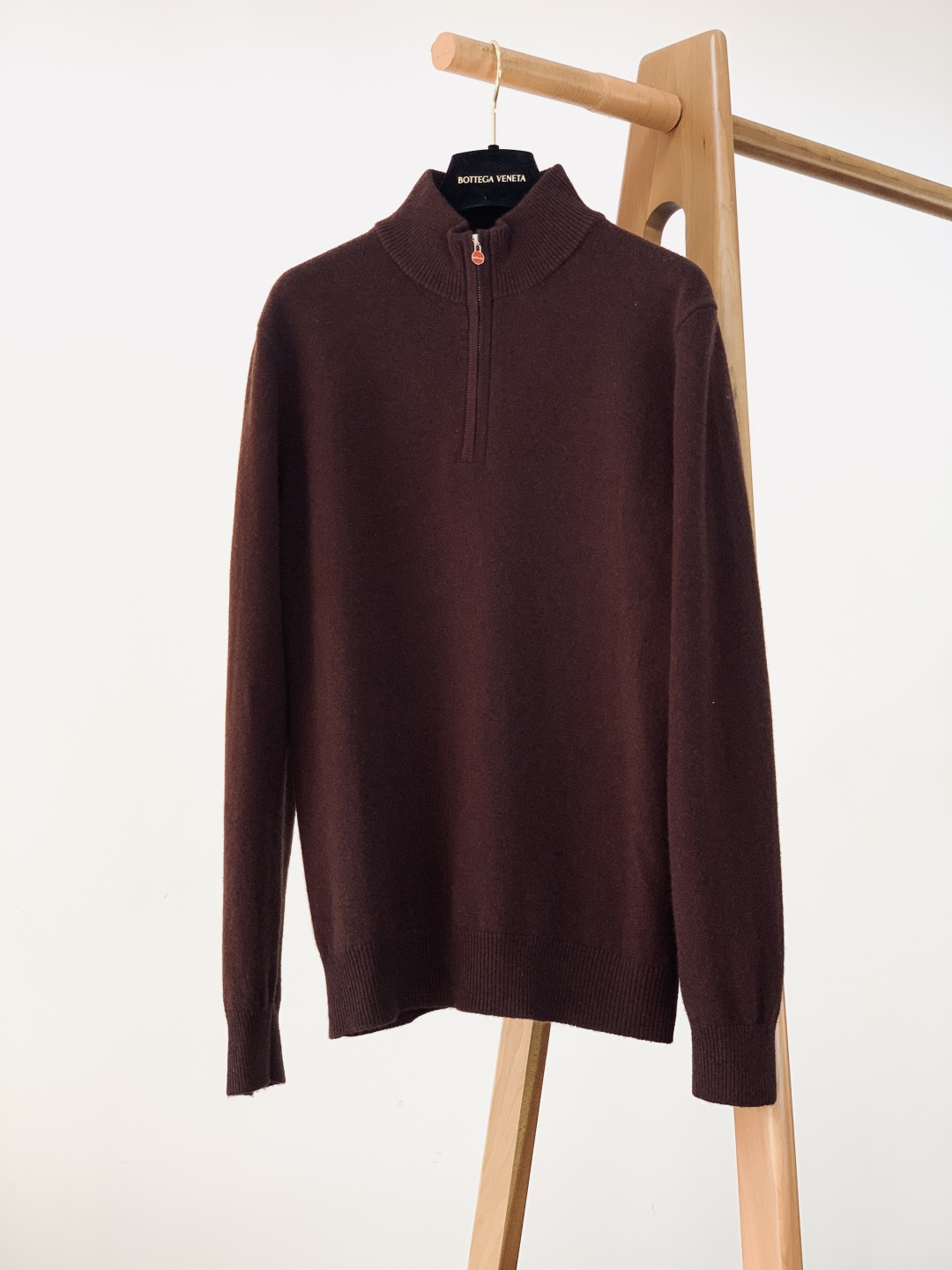 Kiton 奇顿 2025FW秋冬新品 半拉链针织·意式精工的温柔张力当纯正肌理织进意大利工坊，半拉链立