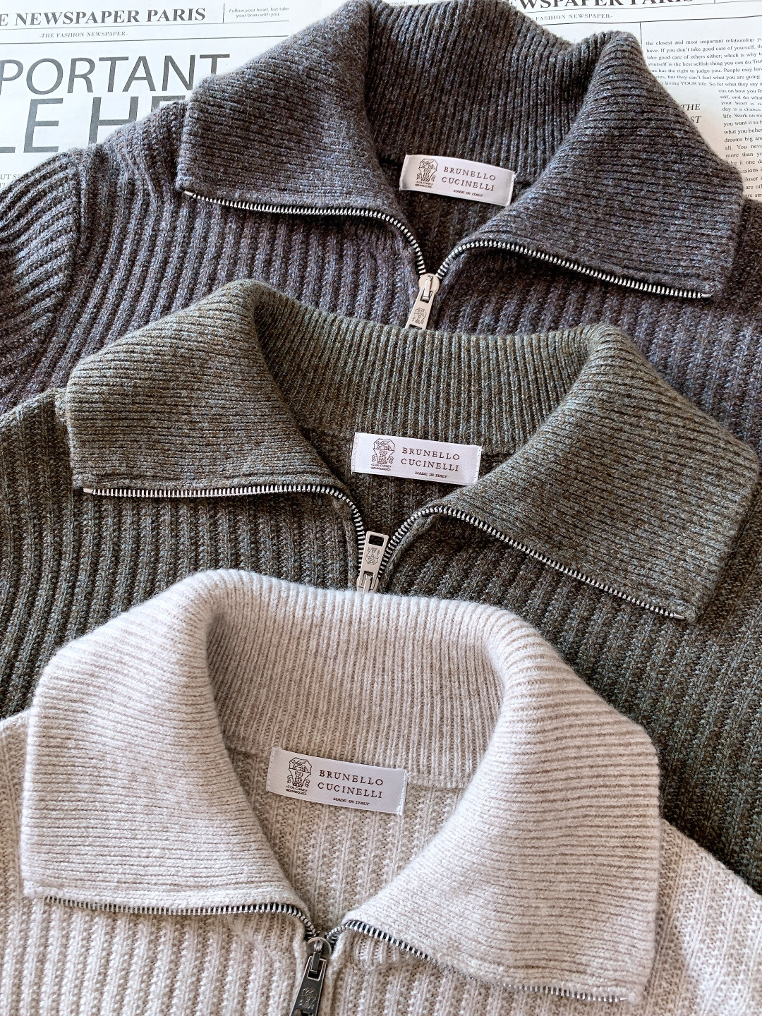 Brunello Cucinelli 布鲁奈罗.库奇内利 2025FW秋冬新品半拉链针织衫。采用BC标志