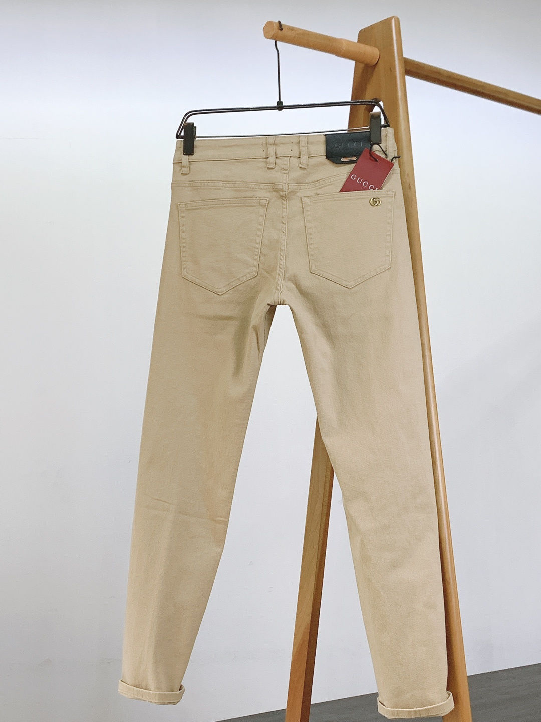 Gucci 古驰 2025FW秋冬新品高级时装感，重工洗水牛仔裤。面料很特殊，超细精仿棉纱混纺，超柔舒适