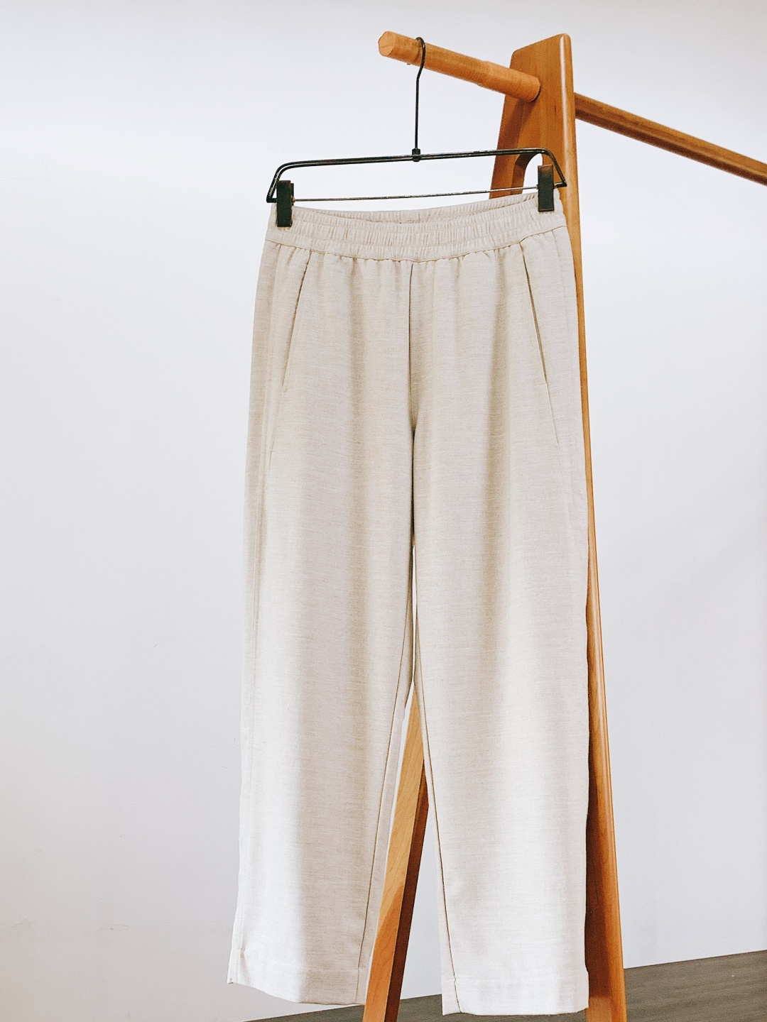 Ermenegildo Zegna 杰尼亚 2025FW秋冬新品 澳洲美丽奴羊毛宽松藏青色休闲裤材质 ，