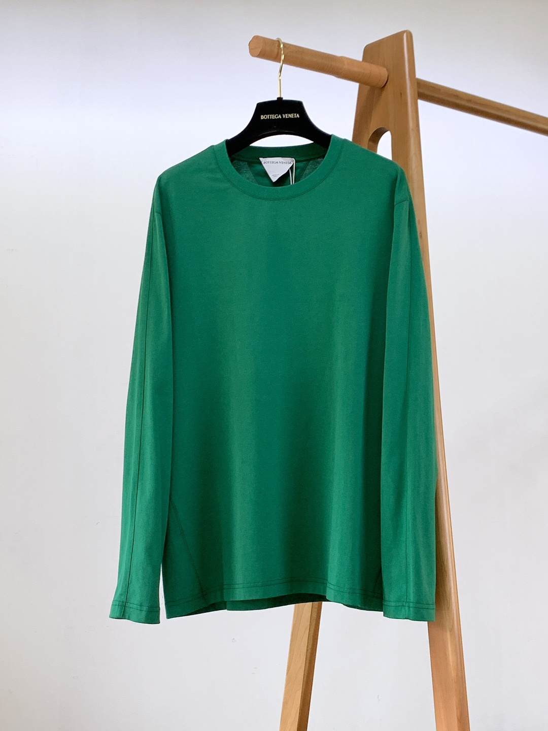 Bottega Veneta 葆蝶家 2025FW秋冬新品 BV 新款圆领绿色长袖T恤，面料:100%棉