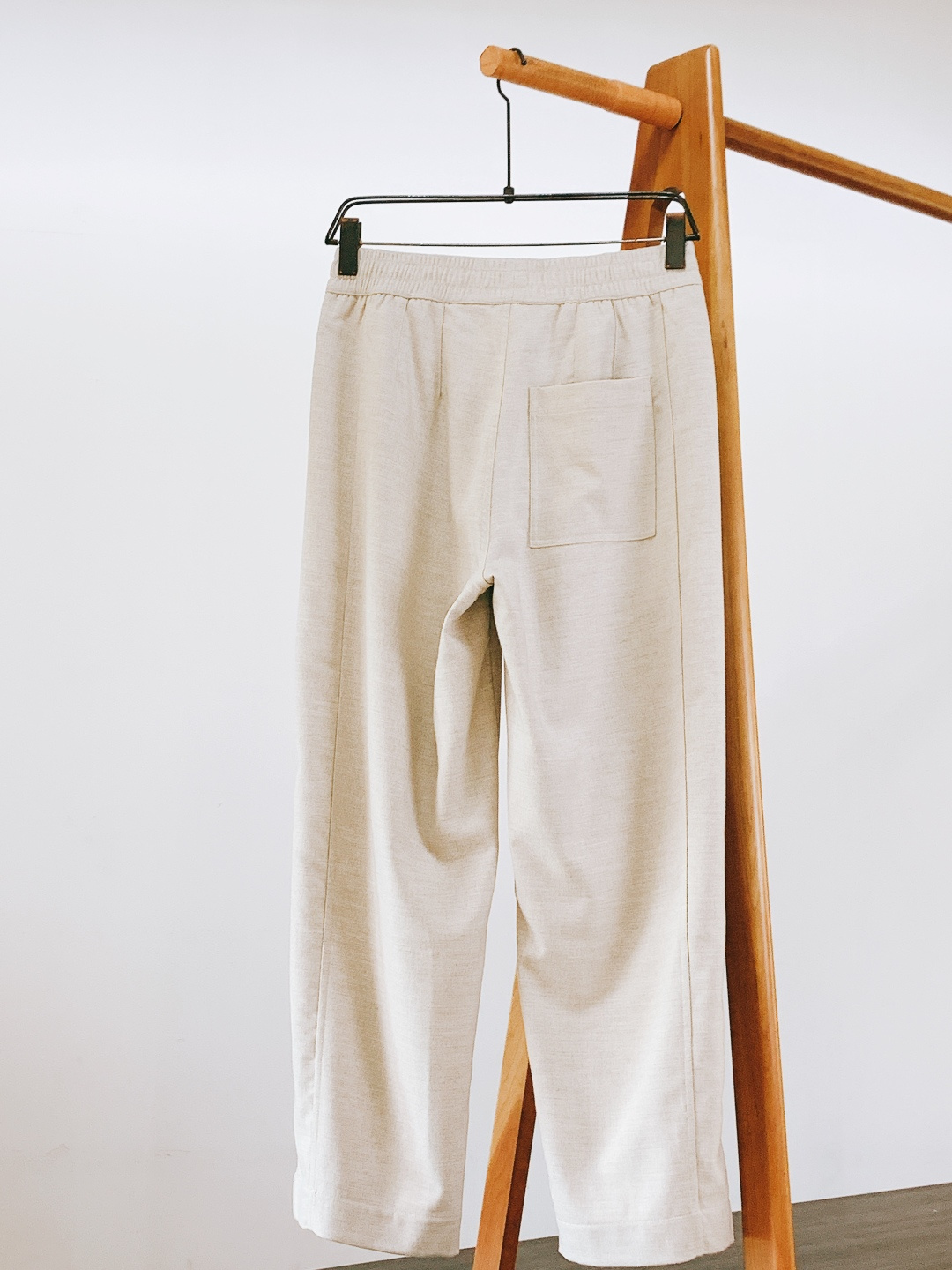 Ermenegildo Zegna 杰尼亚 2025FW秋冬新品 澳洲美丽奴羊毛宽松藏青色休闲裤材质 ，