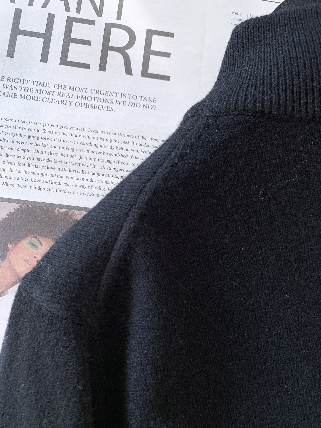 Kiton 奇顿 2025FW秋冬新品 半拉链针织·意式精工的温柔张力当纯正肌理织进意大利工坊，半拉链立