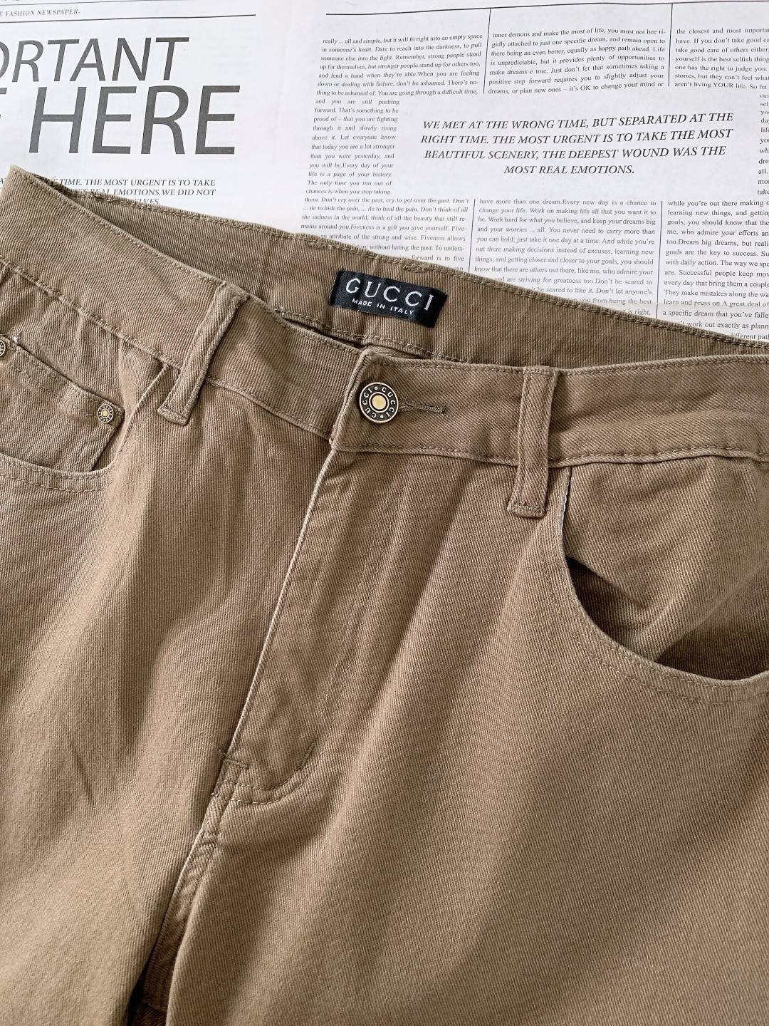 Gucci 古驰 2025FW秋冬新品高级时装感，重工洗水牛仔裤。面料很特殊，超细精仿棉纱混纺，超柔舒适