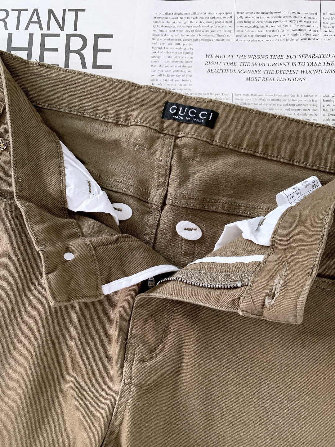 Gucci 古驰 2025FW秋冬新品高级时装感，重工洗水牛仔裤。面料很特殊，超细精仿棉纱混纺，超柔舒适