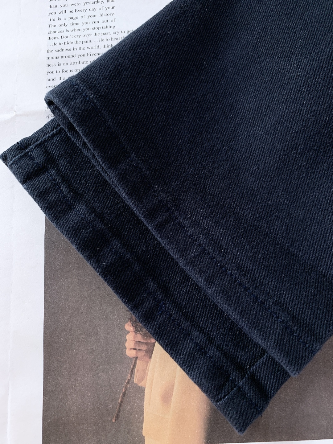 Gucci 古驰 2025FW秋冬新品高级时装感，重工洗水牛仔裤。面料很特殊，超细精仿棉纱混纺，超柔舒适