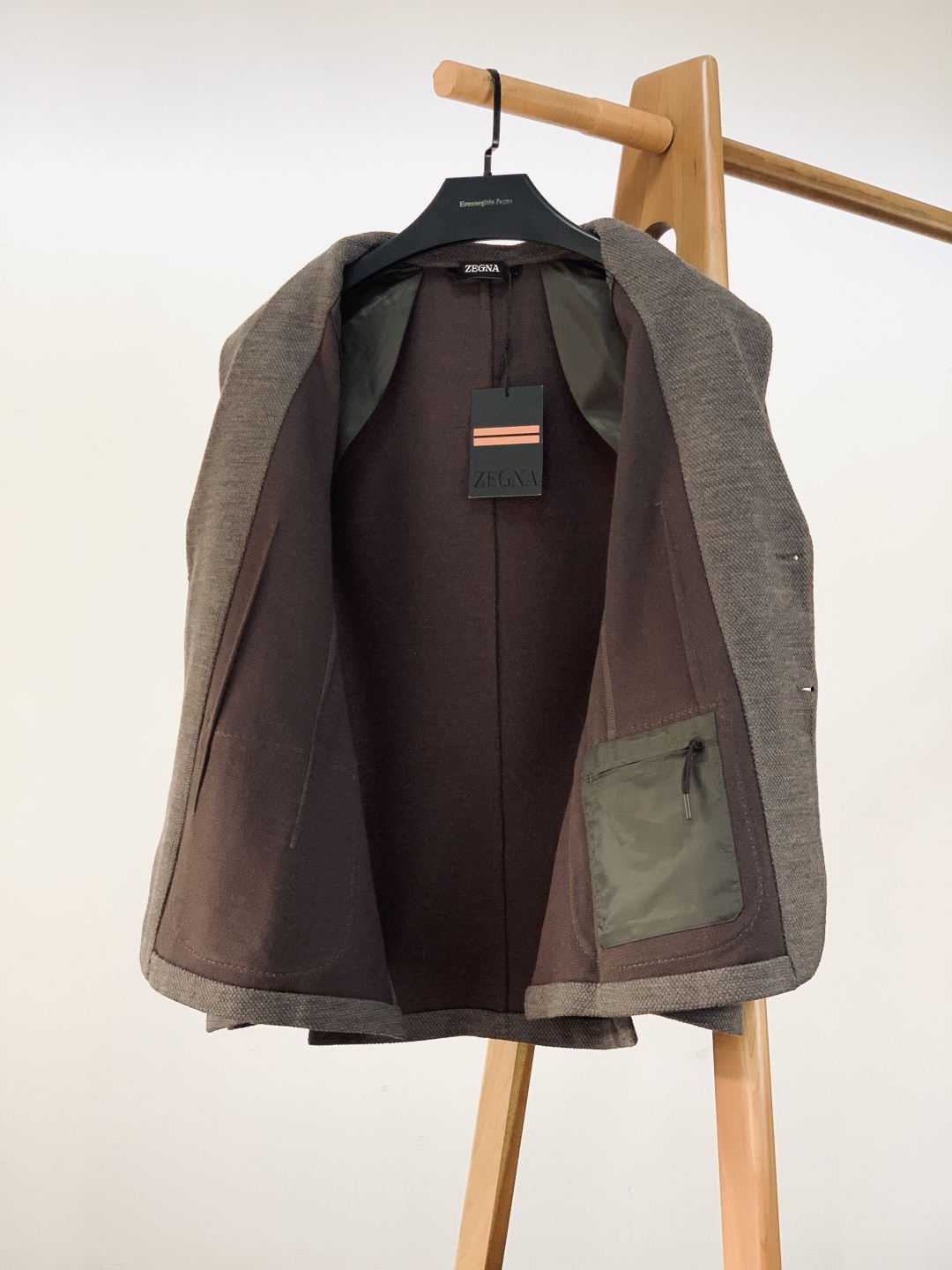 Ermenegildo Zegna 杰尼亚 2025FW秋冬新品 羊毛西装外套面料成份 :57羊毛、31