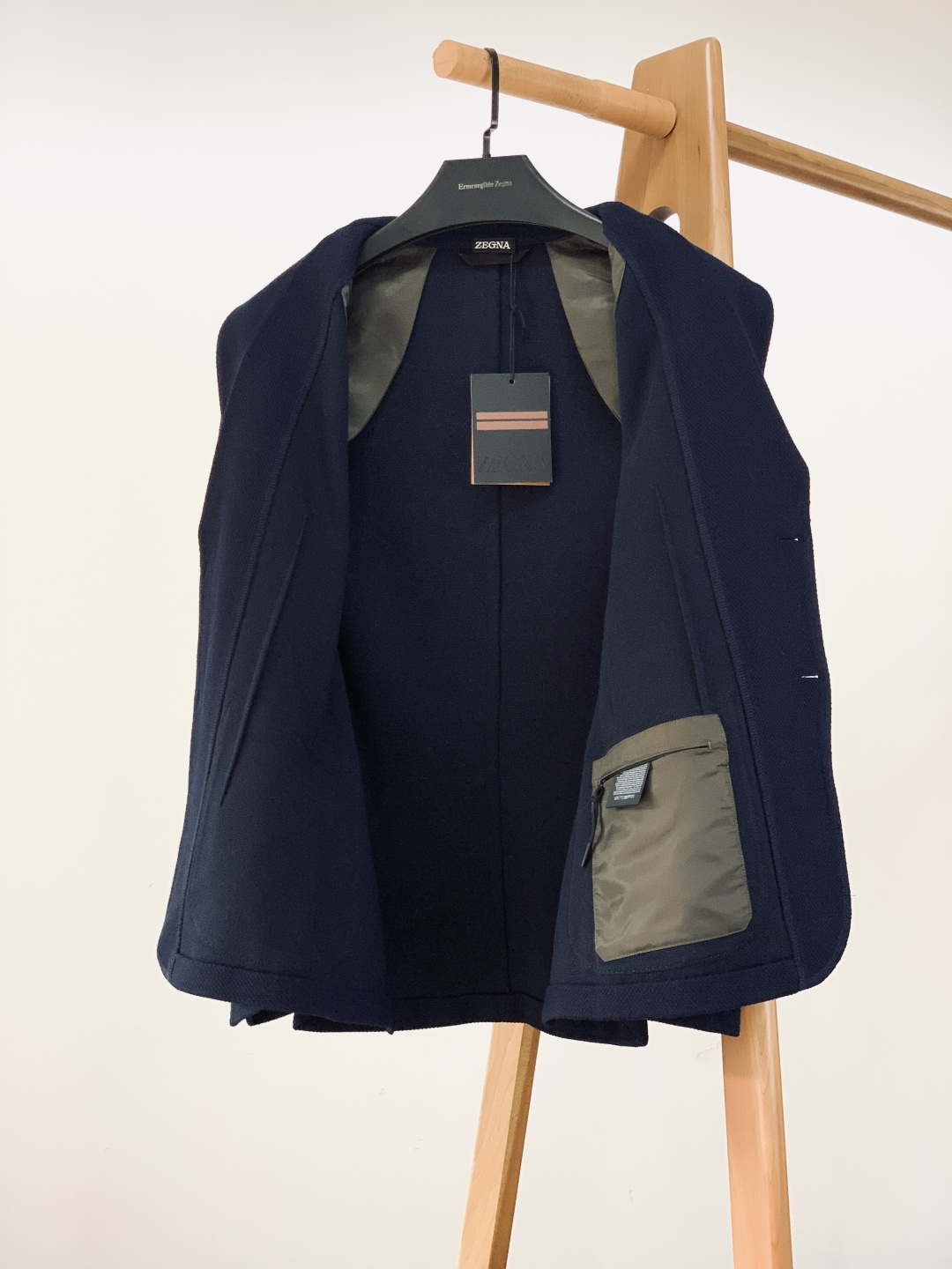 Ermenegildo Zegna 杰尼亚 2025FW秋冬新品 羊毛西装外套面料成份 :57羊毛、31