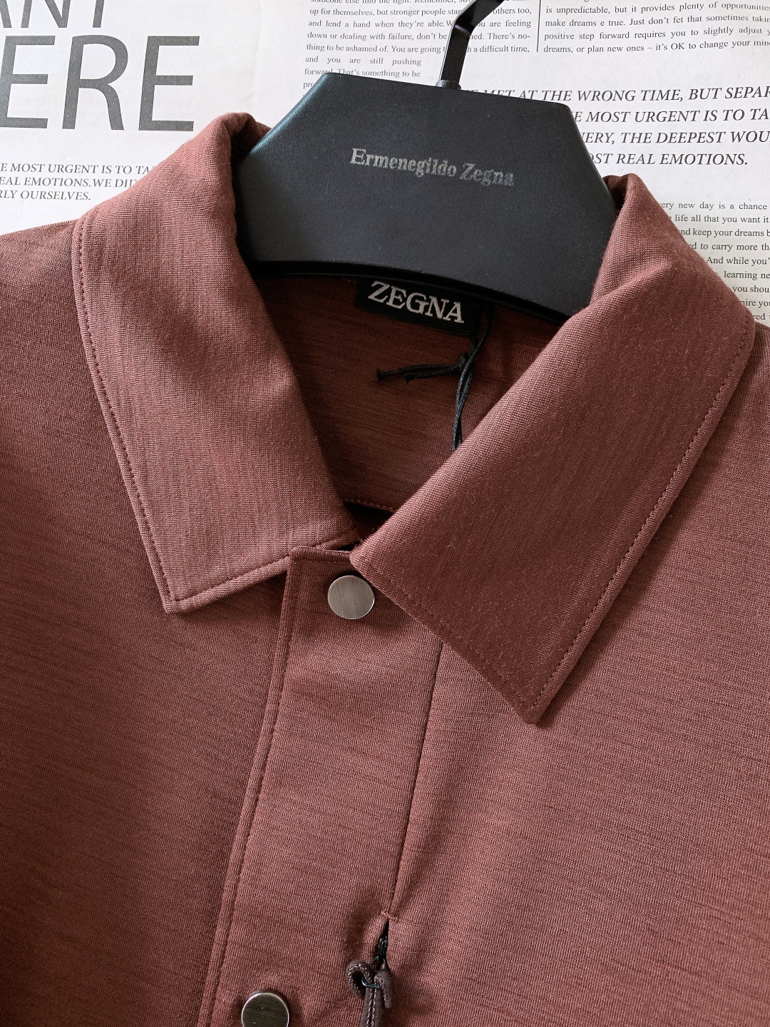 Ermenegildo Zegna 杰尼亚 2025FW秋冬新品 酒红色羊毛衬衫外套 面料成分：表层：1