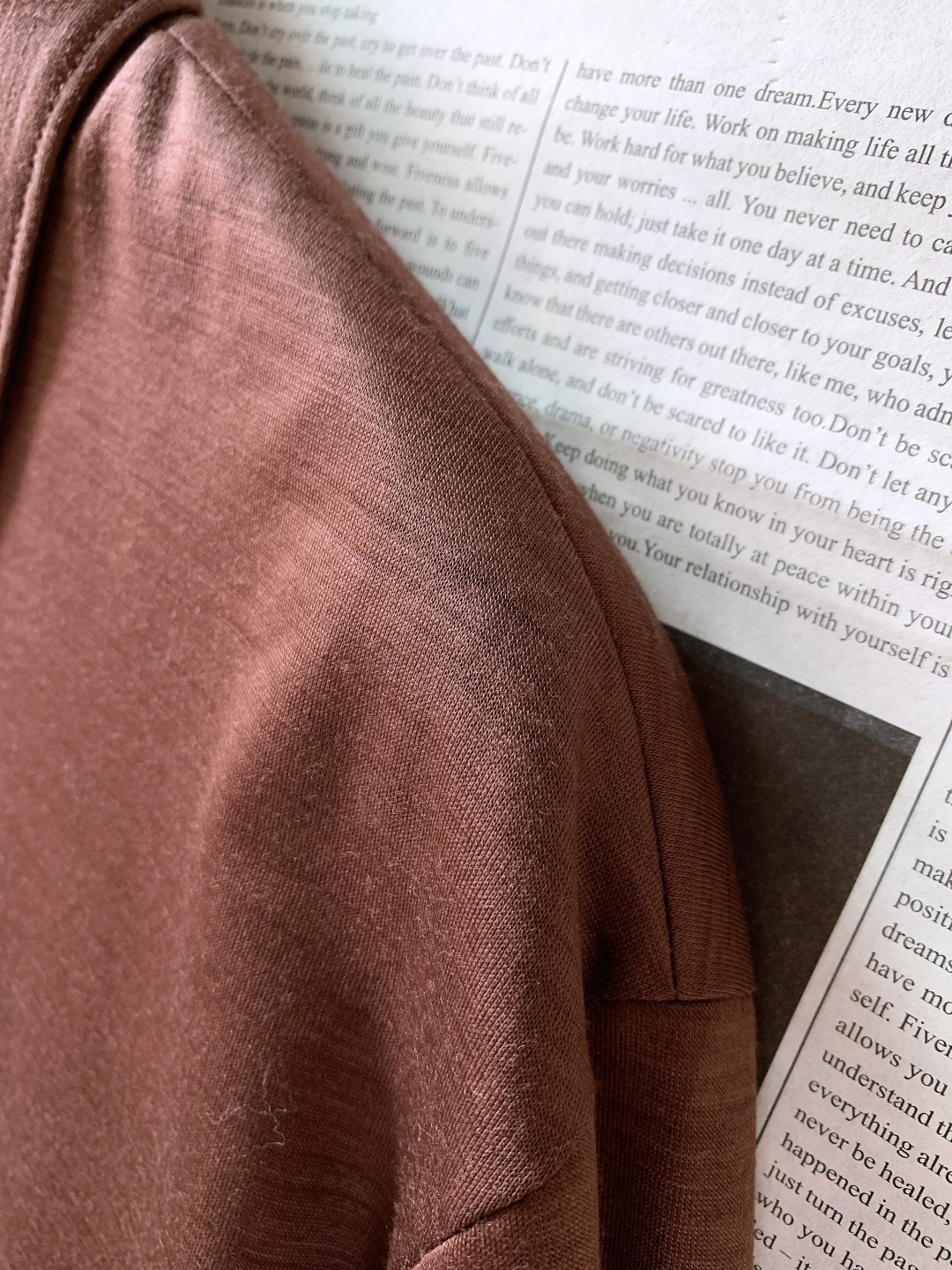 Ermenegildo Zegna 杰尼亚 2025FW秋冬新品 酒红色羊毛衬衫外套 面料成分：表层：1