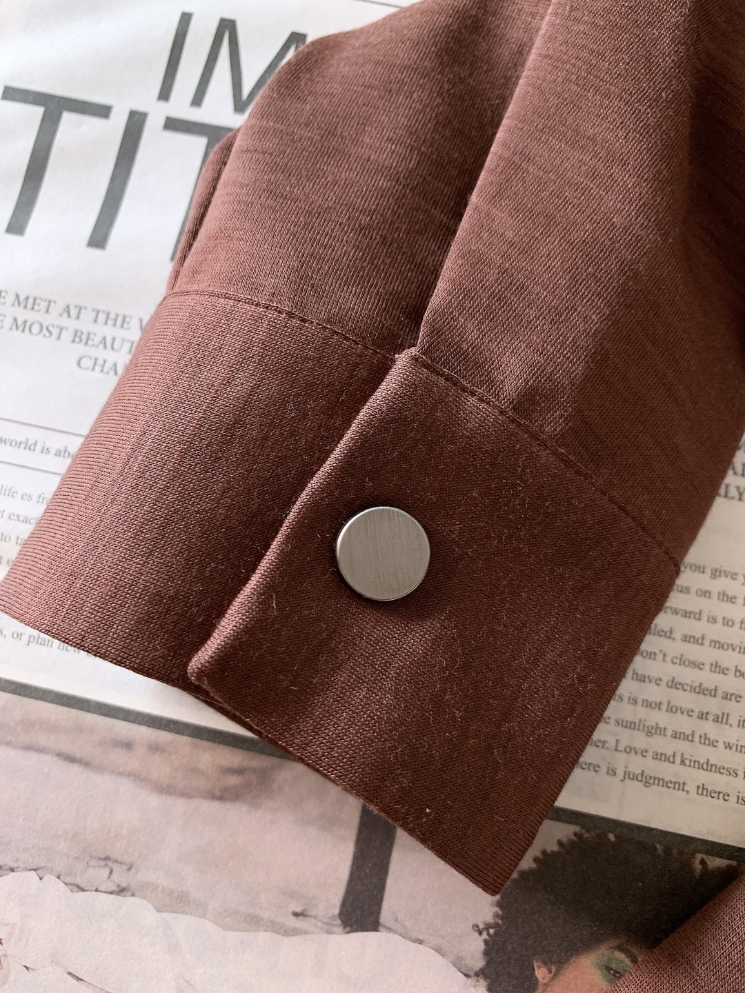 Ermenegildo Zegna 杰尼亚 2025FW秋冬新品 酒红色羊毛衬衫外套 面料成分：表层：1