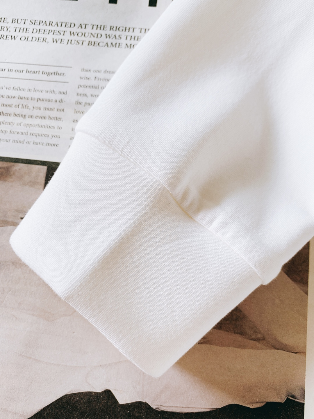 Fendi 芬迪 2025FW秋冬新品 半拉链立领套头运动衫T恤卫衣时尚潮流的全新简约既视感…高领半拉链