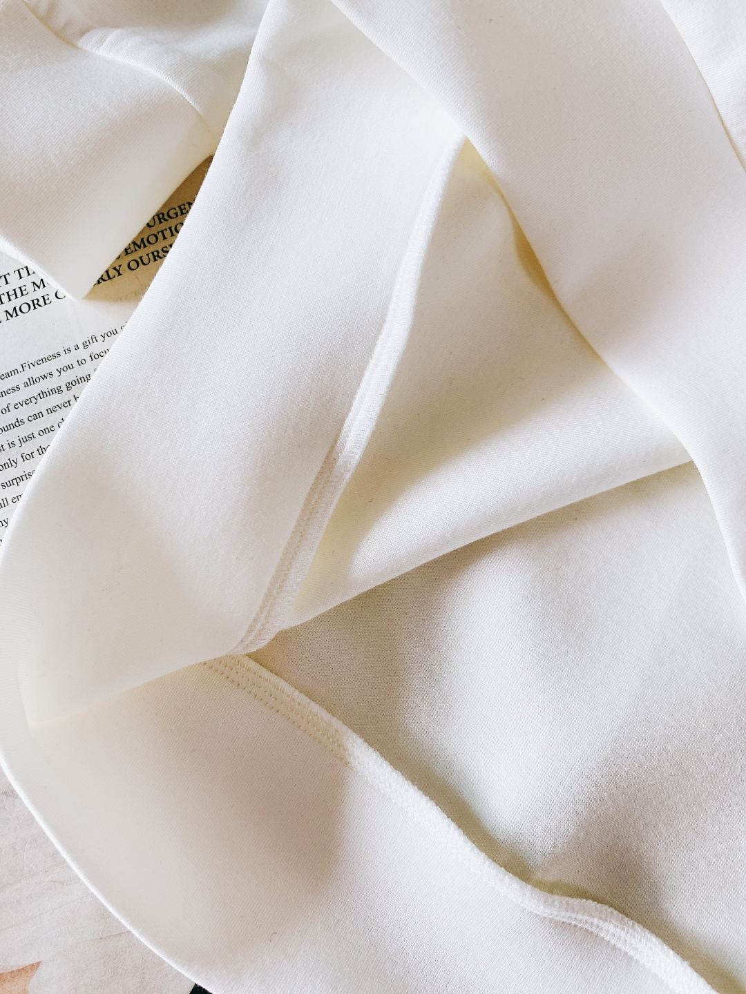 Fendi 芬迪 2025FW秋冬新品 半拉链立领套头运动衫T恤卫衣时尚潮流的全新简约既视感…高领半拉链