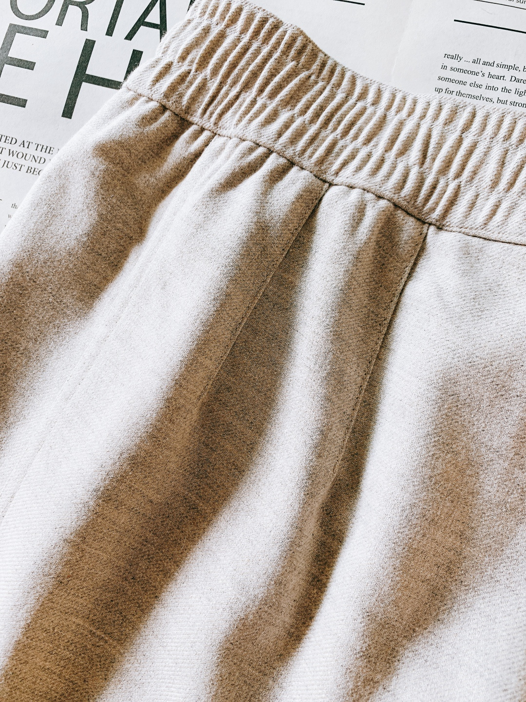 Ermenegildo Zegna 杰尼亚 2025FW秋冬新品 澳洲美丽奴羊毛宽松藏青色休闲裤材质 ，